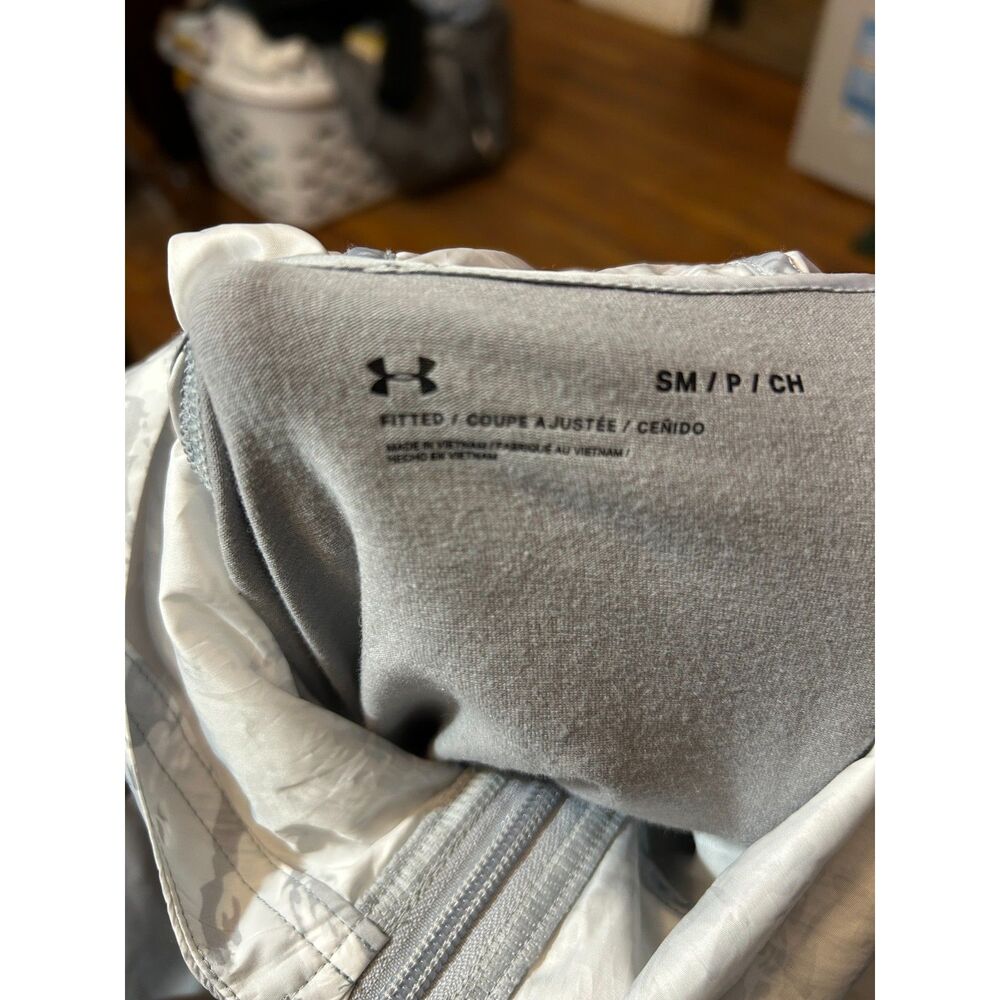 Under Armour - Small - Picture 2 of 2